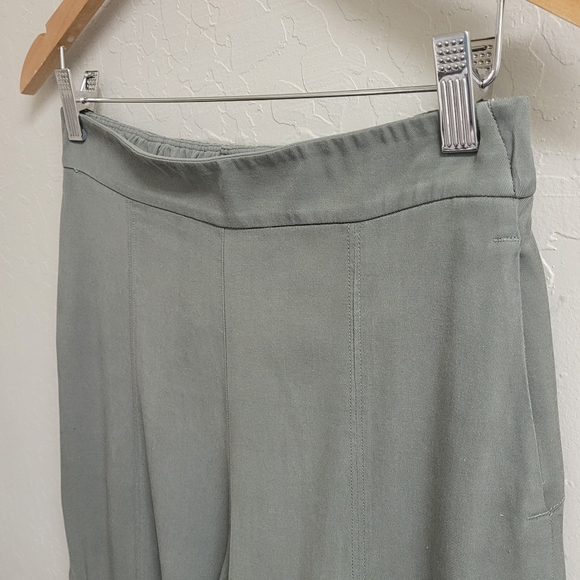 Lululemon Metropolis Maven High Rise Crop Cargo Pants Grey Sage 6 - Picture 6 of 12
